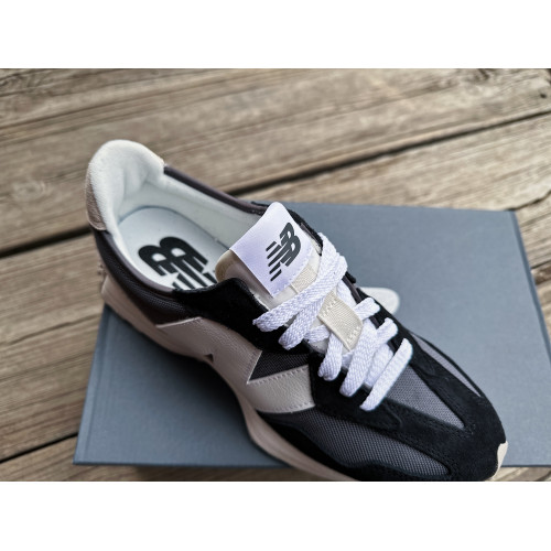  Кроссовки  New Balance 327 U327FE серые с черным 